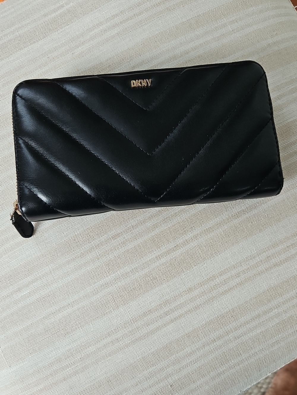 DKNY Vela Black Quilted Chevron Zip-Around Wallet with Gold Logo